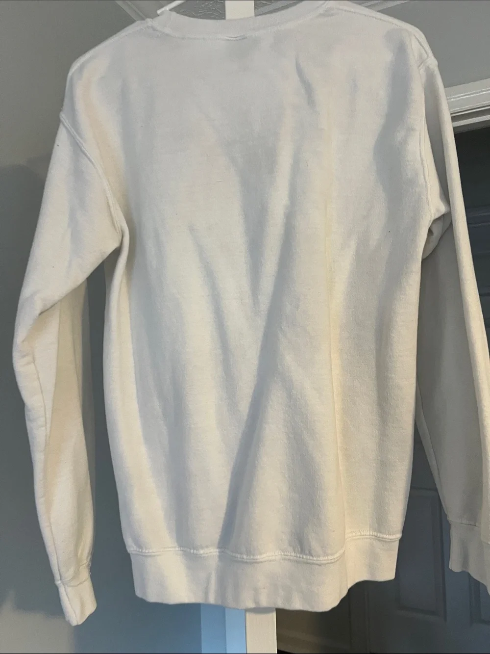Gildan White Crewneck Sweatshirt